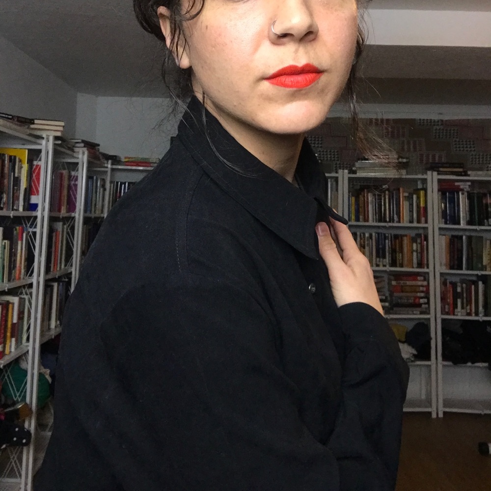 Collared Black Button-Up Top - B11 - image 8